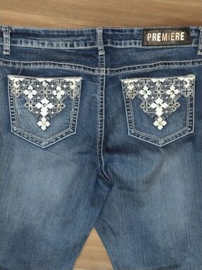 Rue21 Premium Jeans Regular Mid-Rise Straight Fit  Women's 12/14 Emblished